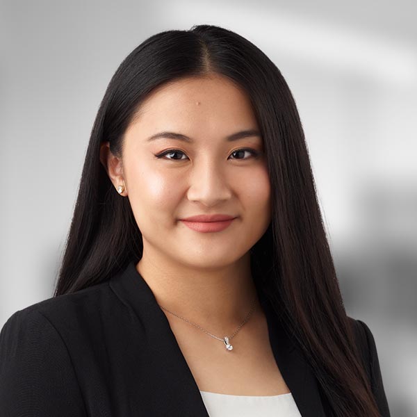 Christina Li Headshot